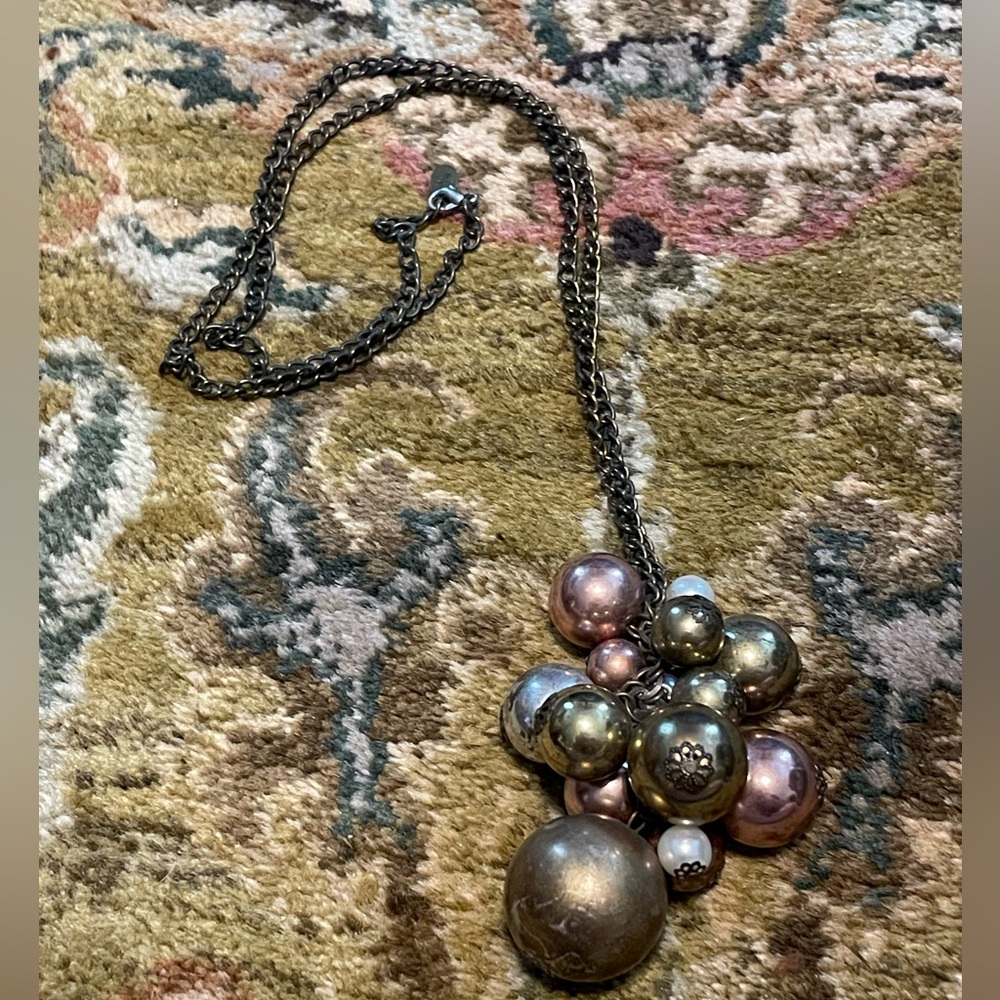 Long bold beaded pendant necklace